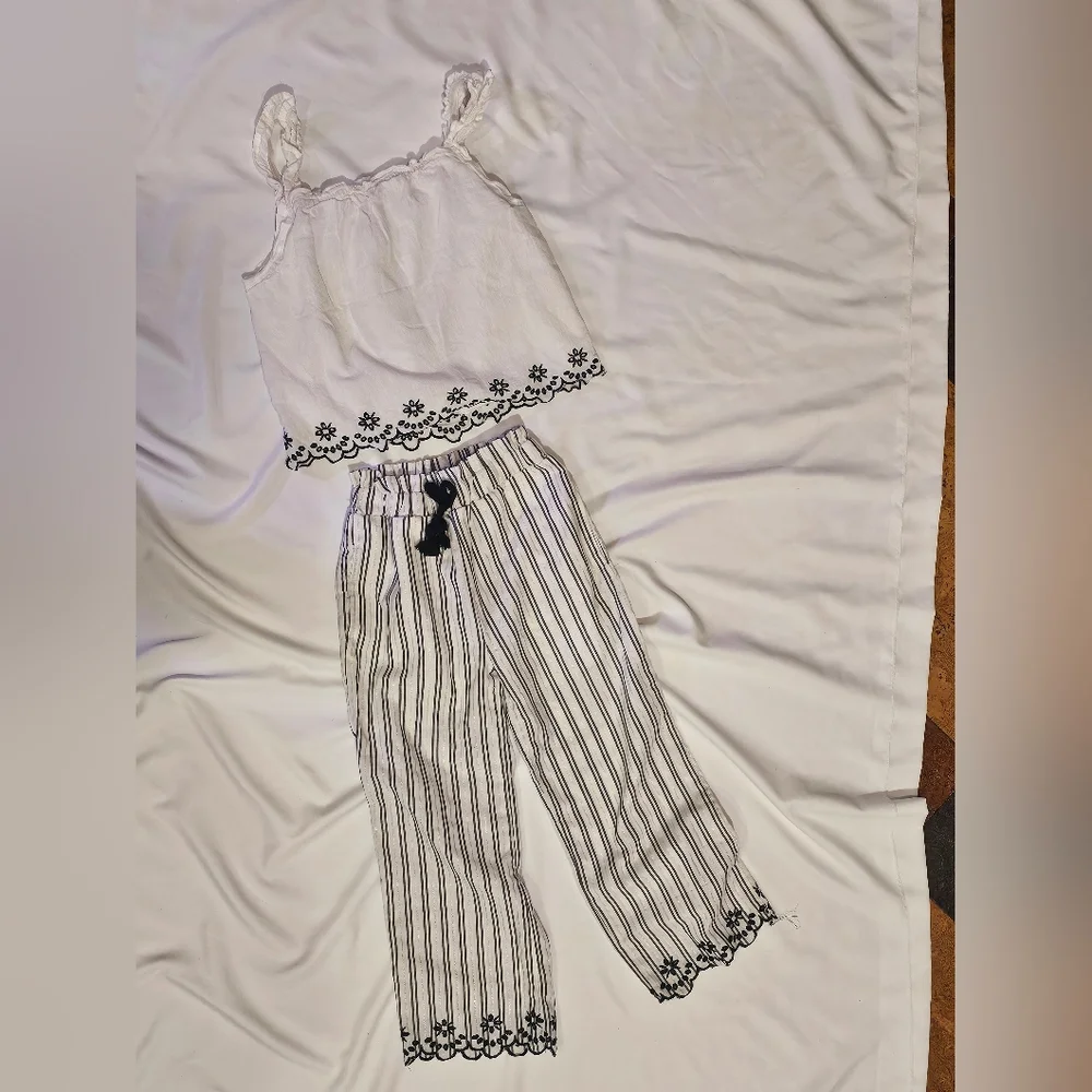 Two Piece Rachel Zoe Girls Set- Tank And Pants- Black And White Floral- Size 6